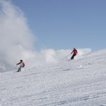 Ski og strandkjoler: Hvordan kombinere to ulike aktiviteter i sommer